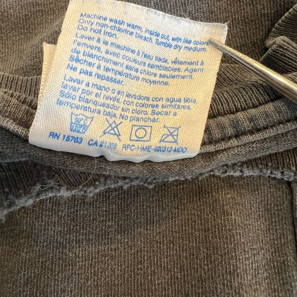 Vintage Thrashed Y2K Hanes XL Camel Graphic Tee – Desert Sun Logo Pocket Shirt - Picture 12 of 12